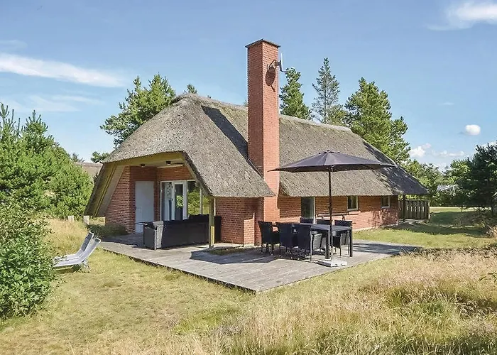 Sdr Skovvej V Holiday home *